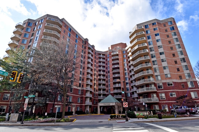 Building Photo - 7500 Woodmont Ave
