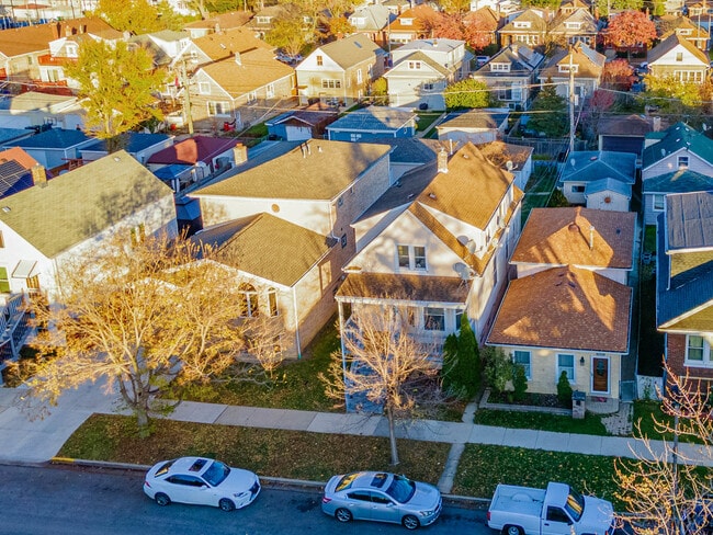 Building Photo - 1521 Grove Ave