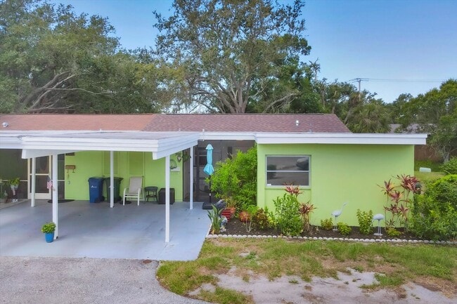 Building Photo - BENEVA & CLARK RD / VILLA