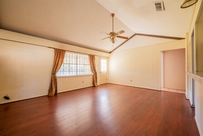 Building Photo - 4031 Curly Oaks Dr