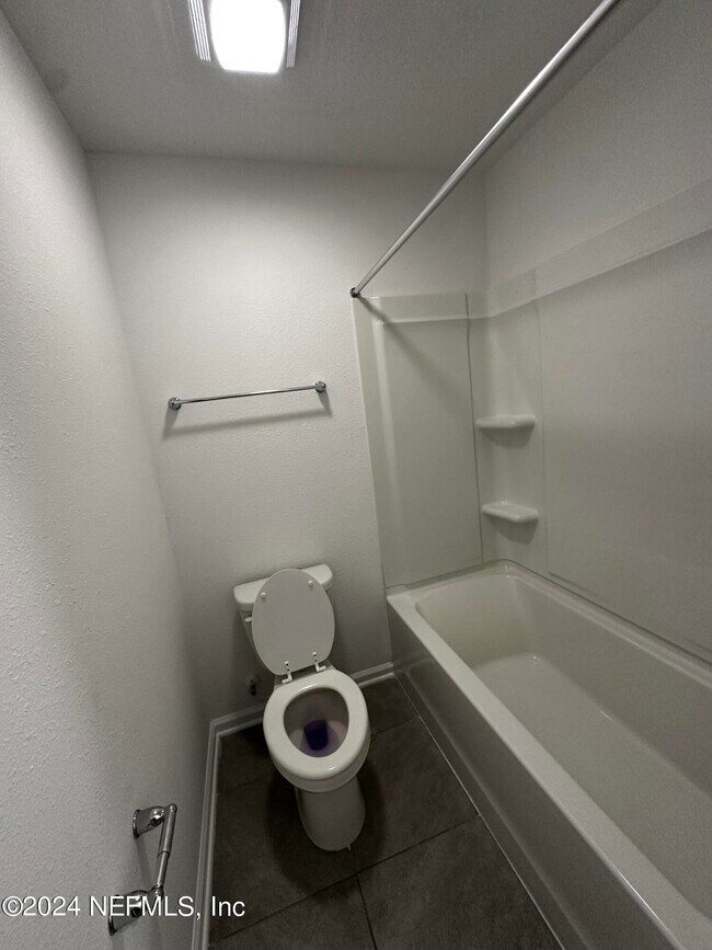 Building Photo - 35 Tidal Bch Ave