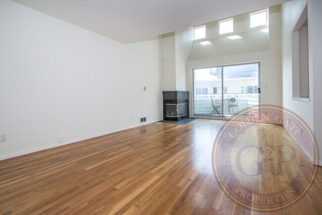 Building Photo - Corona Heights - 3 BR, 2.5 BA Condo 1,586 Sq. Ft. - 3D Virtual Tour, Parking, Patio
