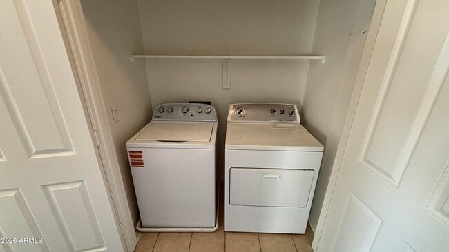 Building Photo - 3250 W Greenway Rd