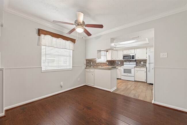 Building Photo - 10006 Towne Tower Ln