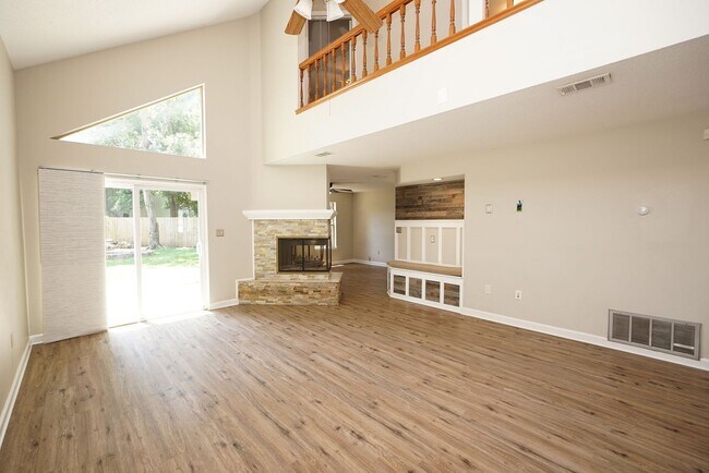 Building Photo - Great Fort Walton Beach Location