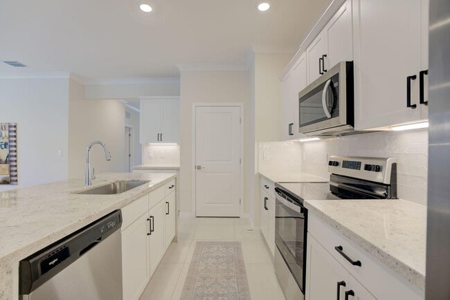 Building Photo - 18503 Claybrook St