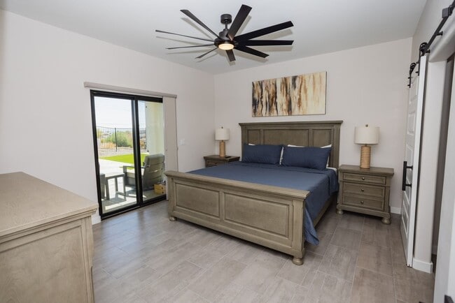 Building Photo - VR - 881 Pueblo Dr