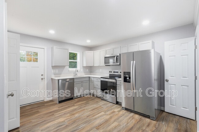 Building Photo - 6900 Seaver Dr NW