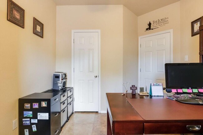 Building Photo - 1261 Rainbow Parke Dr