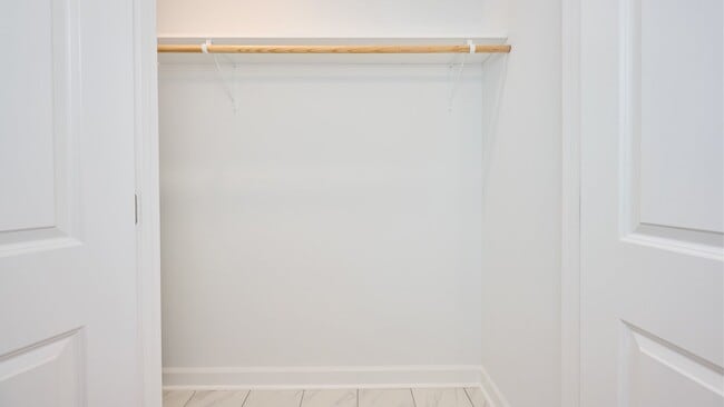 Building Photo - Move in Special: 1BR, 1BA duplex (Do not a...