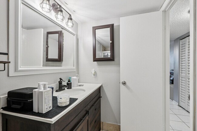 Building Photo - 6500 Cypress Rd