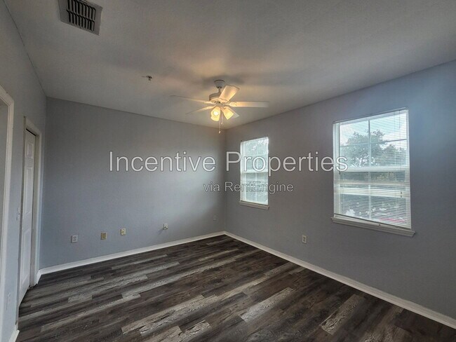 Building Photo - 6685 Queens Borough Ave
