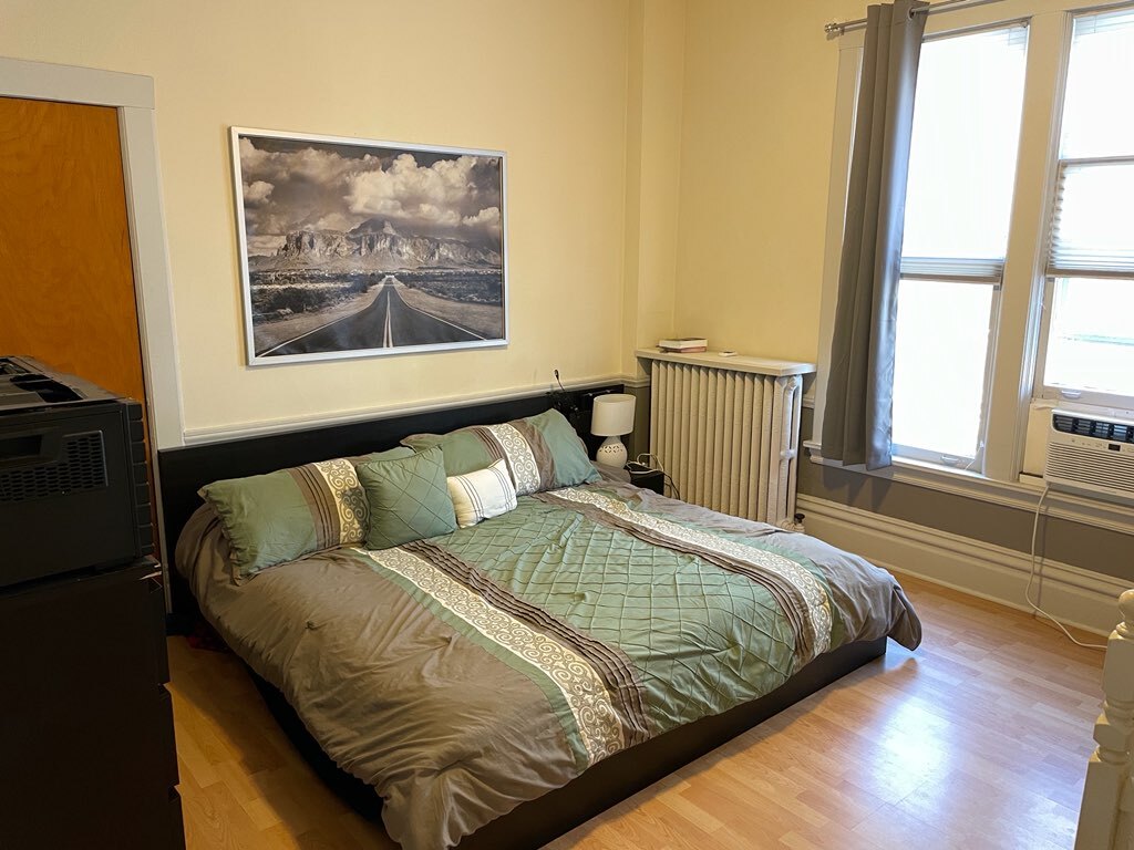 Master Bedroom - 316 S Grove Ave