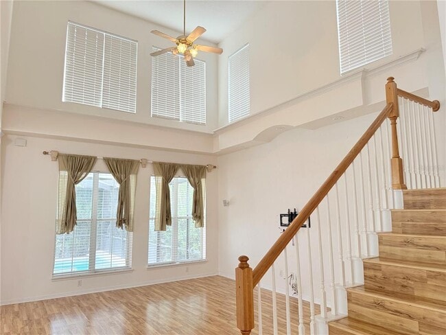 Building Photo - 902 Waterside Dr