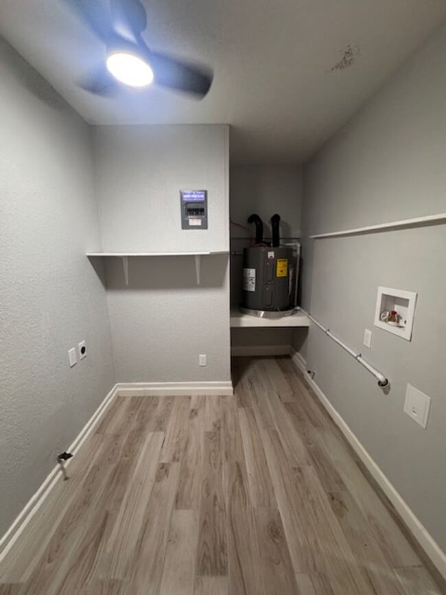 Building Photo - $300 off your move in by June 1st!   Newly remodeled 3 bed 1 bath garage conversion with monitore...