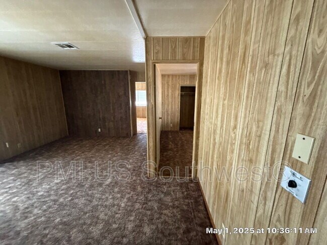 Building Photo - 818 Church St