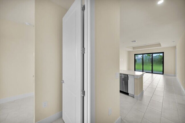 Building Photo - 2102 Andalusia Blvd