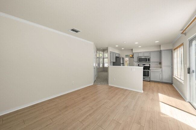 Building Photo - 3916 Promenade Way