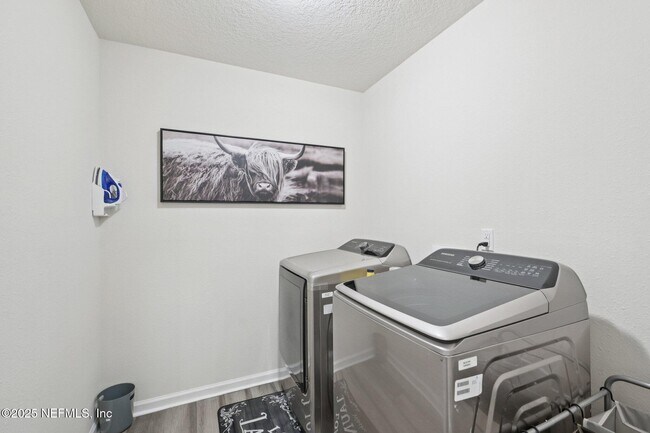 Building Photo - 6787 Sandle Dr
