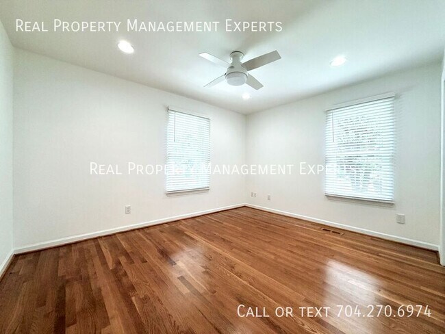 Building Photo - 3733 Hayden Dr