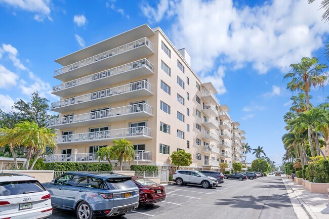 Building Photo - 250 Bradley Pl