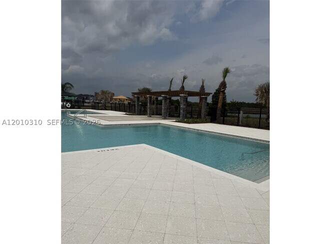 Building Photo - 5423 Meadow Walk Dr