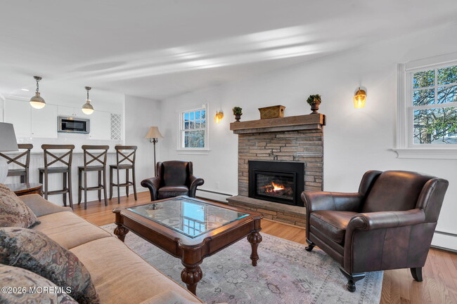 Building Photo - 723 Pitney Dr