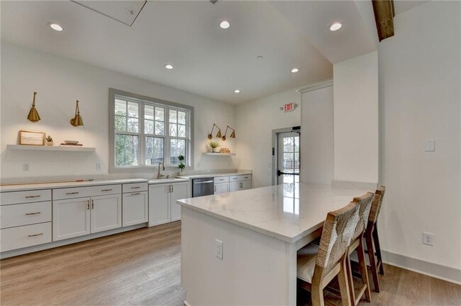 Building Photo - 106 Pinecone Pkwy