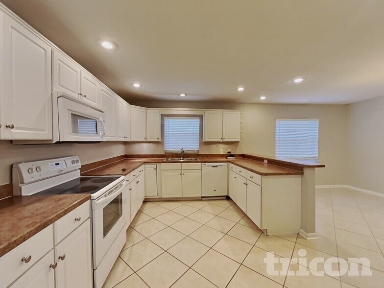 Building Photo - 2018 Whispering Sands Ct