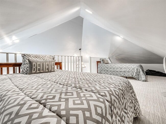 Building Photo - 91 Ridgeline Rd