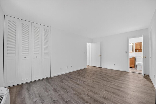Building Photo - 424 Carpenter Ave