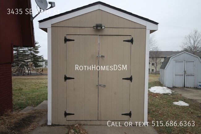 Building Photo - 3435 SE 20th St