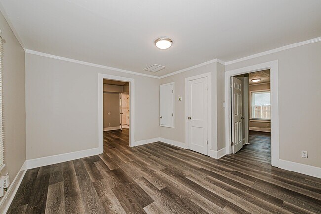 Building Photo - 1807 Erie St