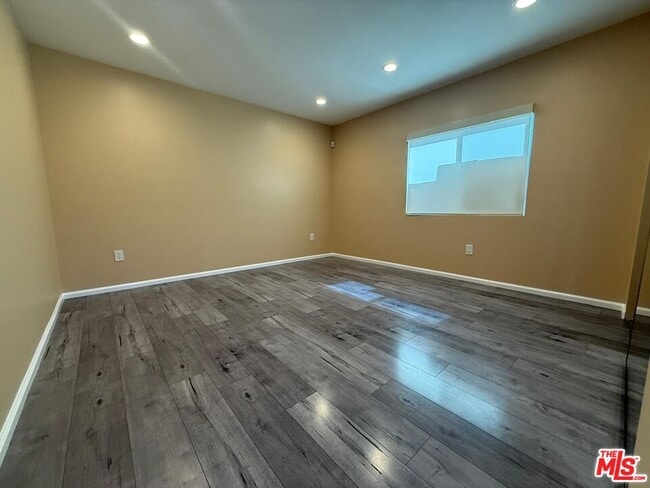Building Photo - 9012 Eames Ave