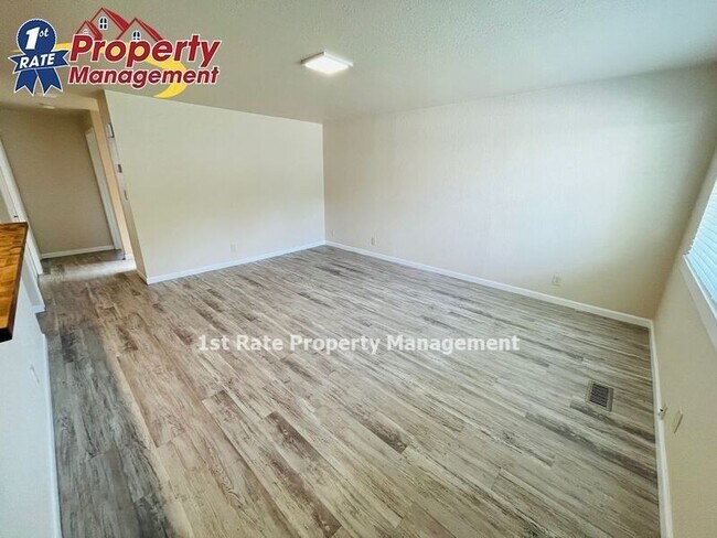 Building Photo - 4350 W Rose Hl St