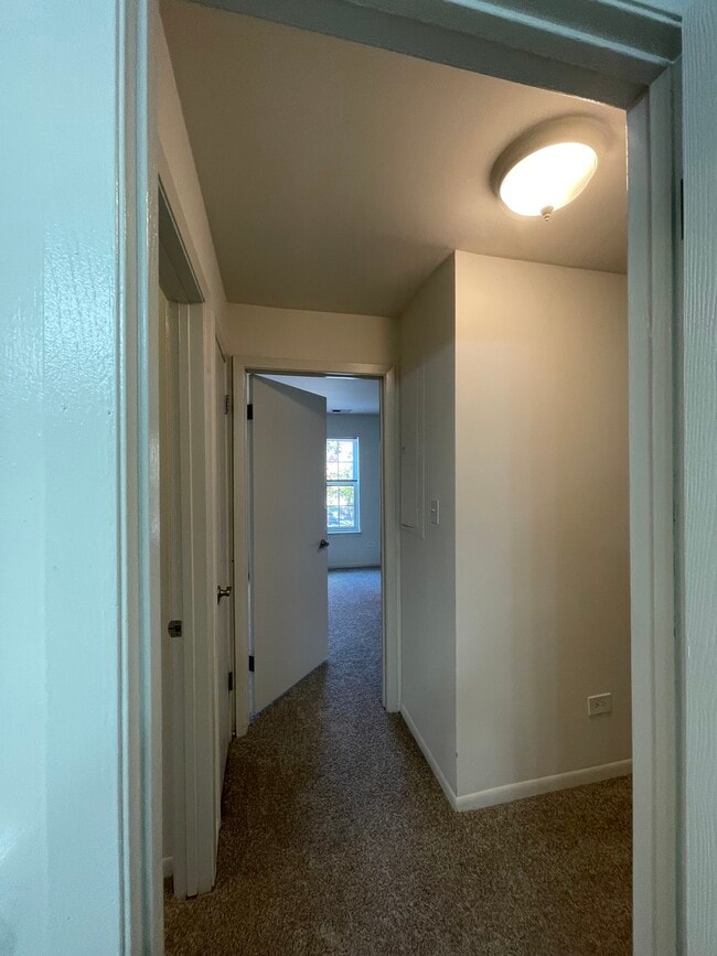 Building Photo - 107 Bent Tree Ln