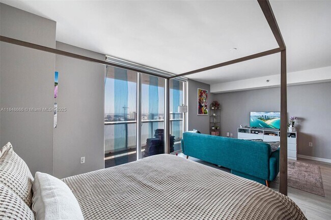 Building Photo - 50 Biscayne Blvd