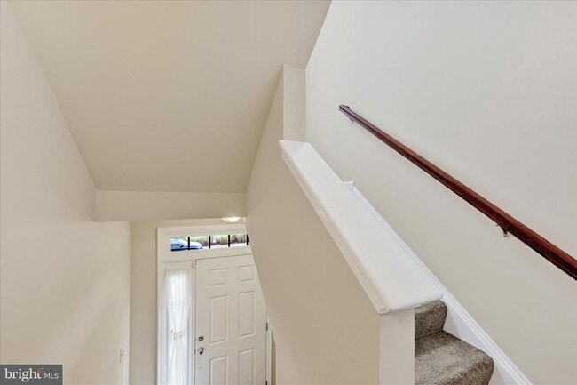 Building Photo - 2557 Campus Way N