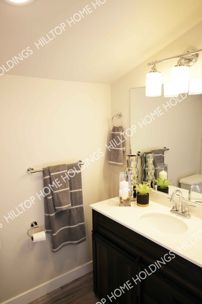 Building Photo - 9 Brookside Rd