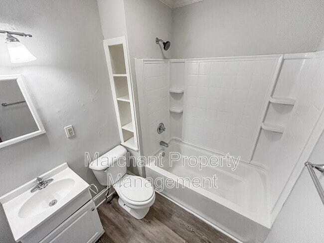 Building Photo - 667 Ravenel St