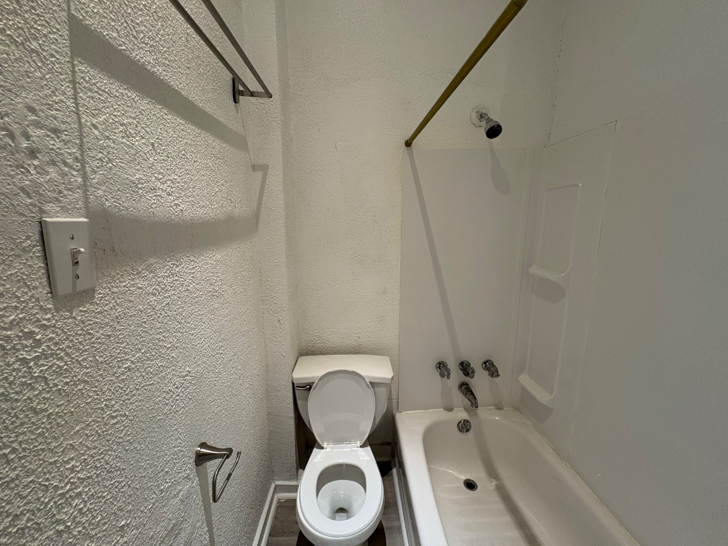 Building Photo - 5809 Hobart St