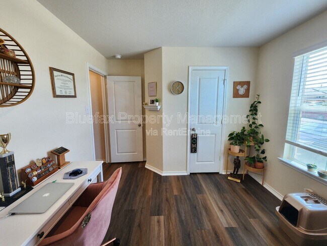 Building Photo - 6619 Dynamic Sound