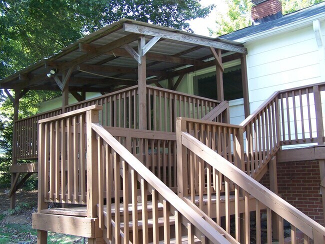 Building Photo - 2BR/1BA home with bonus room