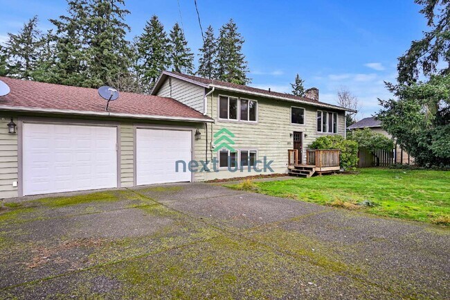 Building Photo - Beautiful remolded Single-family house