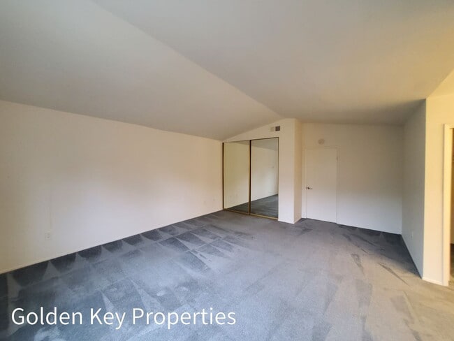 Building Photo - Lovely 2-story townhome in The Cape at Cal...