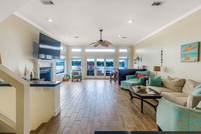 Building Photo - 53 Yacht Club Dr