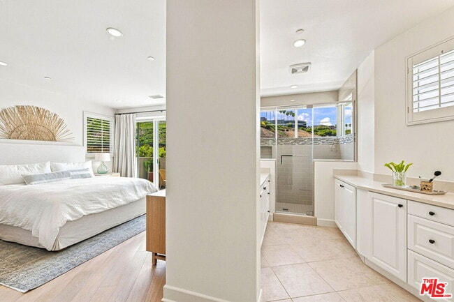 Building Photo - 12876 S Seaglass Cir