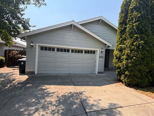 Building Photo - Beautiful 4 bedroom 2 bathroom home coming soon!!