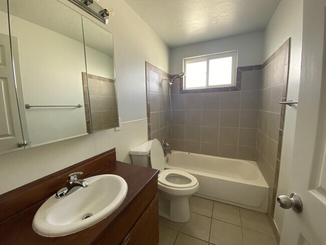 Building Photo - 189 Tennyson Ave