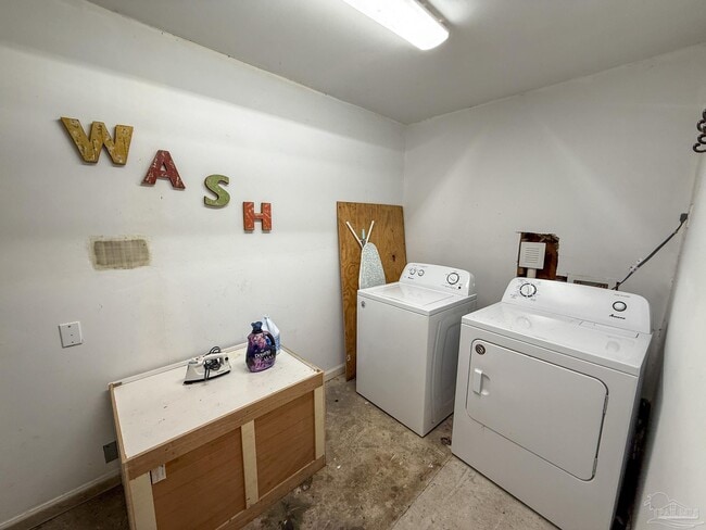 Building Photo - 1970 W Romana St